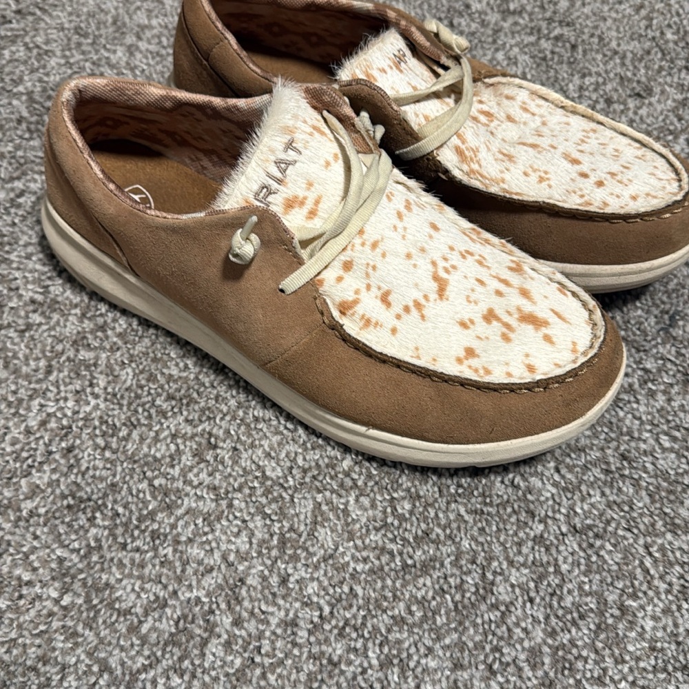 Women’s Ariats